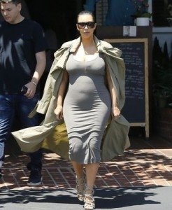 Ким Кардашьян набрала 10 кг за пять месяцев беременности