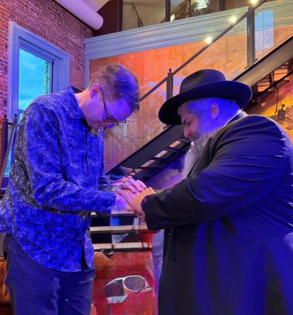 Главный раввин Украины и заместитель министра здравоохранения США