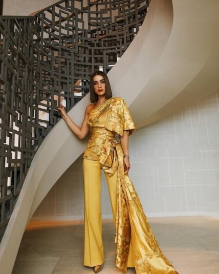 Желтый наряд