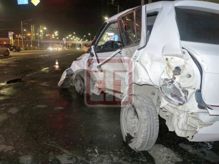 авария Оболонский проспект/Бандеры ночью Киев 26.05.2021