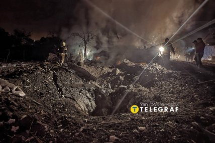 Вирва на місці ракетного удару в Києві