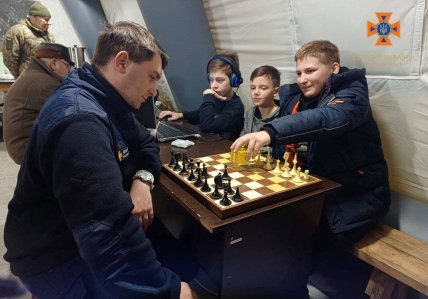 Дети в Пунктах Незламности в Киеве/ГСЧС