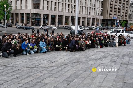 Попрощатись із захисницею прийшло багато людей