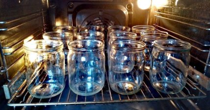 Стерилизация банок в духовке