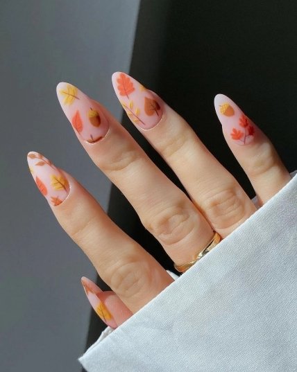 осінній манікюр із малюнками