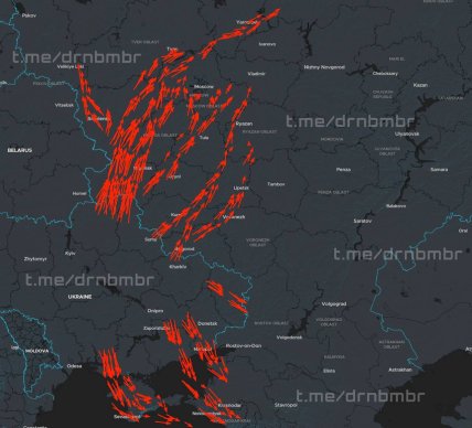 Напрямок руху дронів, які летять атакувати Росію, карта