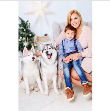 Яна Клочкова устроила новогоднюю фотосессию с сыном (ФОТО) - изображение №4