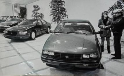 Автосалон с первыми иномарками в Киеве