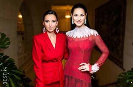 Мария Ефросинина с сестрой Елизаветой Ющенко