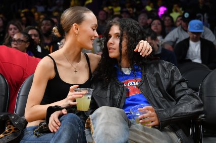 лілі-роуз депп 070 Shake Даніель Бальбуена