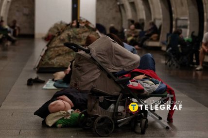 Кияни провели ніч у метро