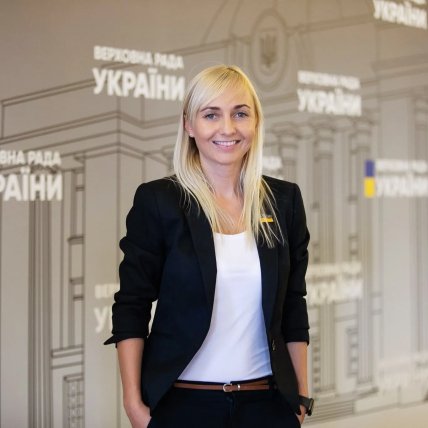 Олександра Устінова
