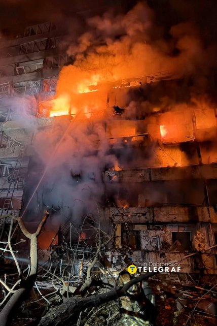 Багатоповерхівка у Києві після прильоту. Фото Ян Доброносов