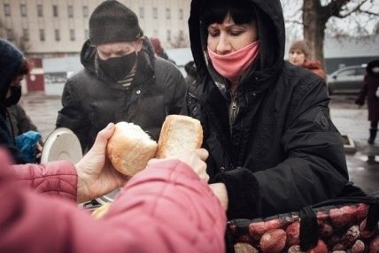 Раздача бесплатной еды в оккупированных городах Донбасса 18.02.2021