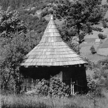 Дзвінниця у селі Стригальня