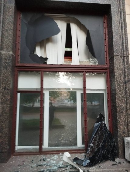 Пошкоджена будівля Укрпошти Київ, 24 травня