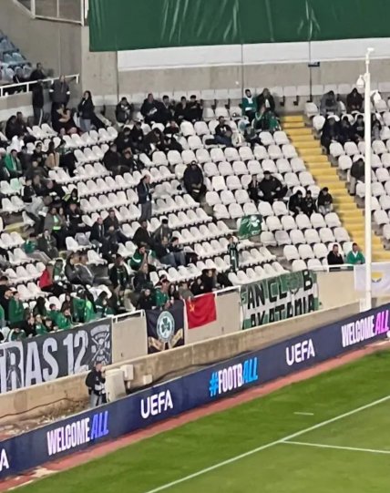 Фанати Омонії вивісили прапор СРСР у грі проти Динамо