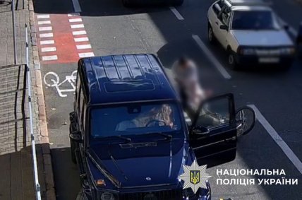 Водитель Гелика избил велосипедиста