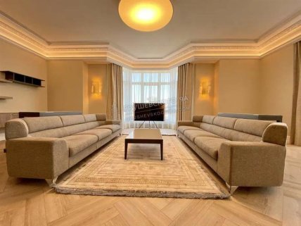 Квартира на Грушевського 9А за 15 тисяч доларів на місяць