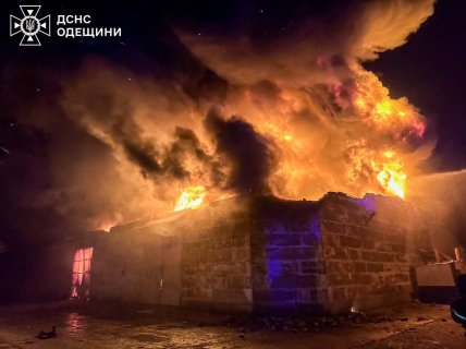 Пожар в Одессе из-за российского удара