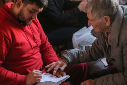 врач и пожилая пациентка