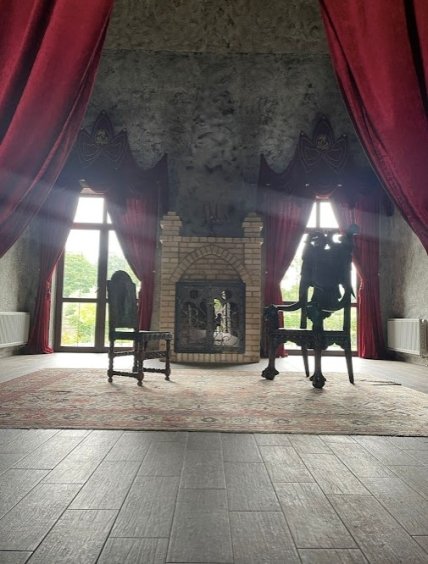 Замок під Києвом