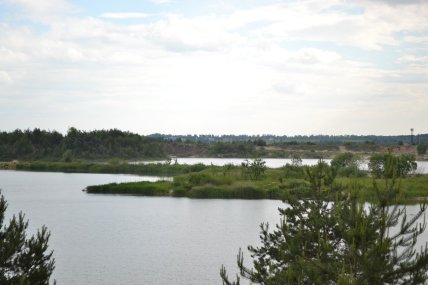 Ясный карьер состоит из трех водоемов