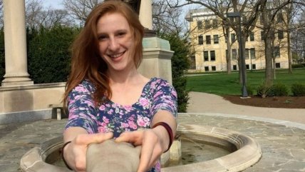 Одиноких любительниц селфи порадовали новым изобретением