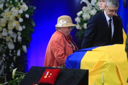 В Киеве прощаются с первым президентом Украины (ФОТО) 17