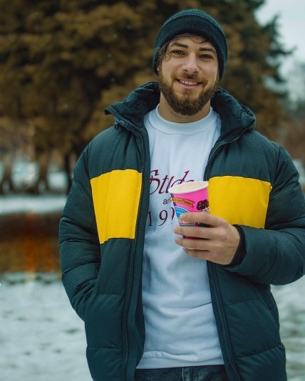 Багато хто зазначає, що він схожий на турецького актора