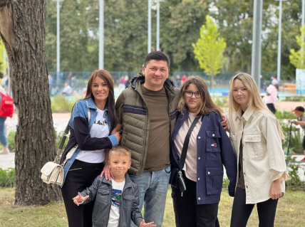Віталій Кім із дружиною та дітьми