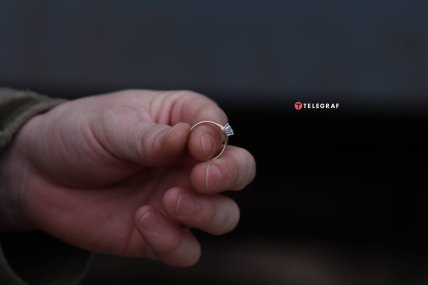 Боєць ЗСУ зробив пропозицію дівчині на вокзалі в Краматорську Боєць ЗСУ зробив пропозицію дівчині на вокзалі в Краматорську