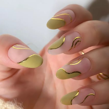 Зеленый маникюр