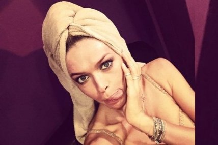 Вера Брежнева провела жаркую ночь