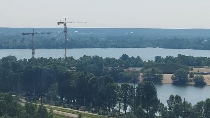 Незаконна забудова на Осокорках