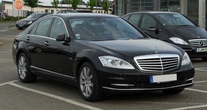 Mercedes-Benz W221