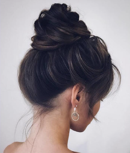 Високий недбалий пучок