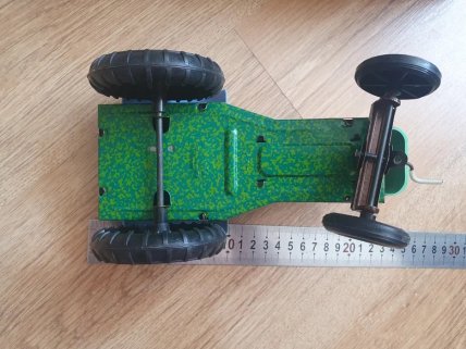 игрушечная машинка