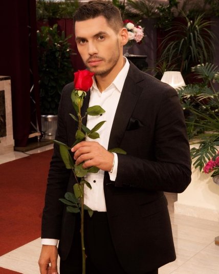 Нікіта Добринін Холостяк