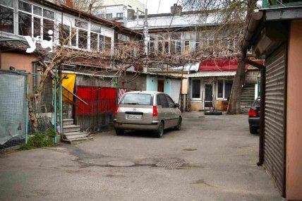 Двор Мишки Япончика