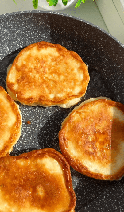 Як приготувати оладки з яблуками - покроковий рецепт