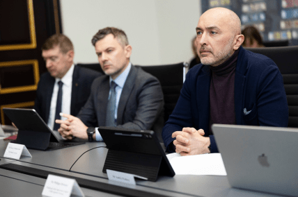 Голова НБУ Андрій Пишний (праворуч)