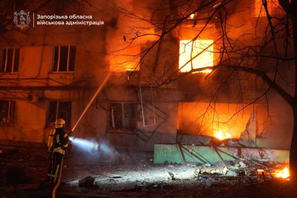 Пожежа у Запоріжжі через удар Росії 25.11.2025