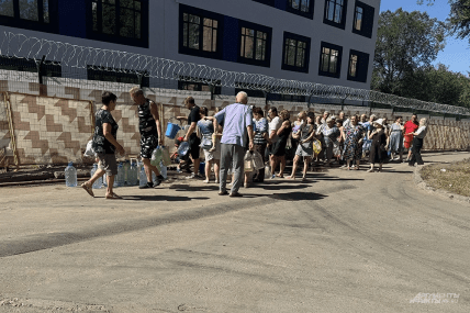 Очередь за водой в оккупированном Донецке