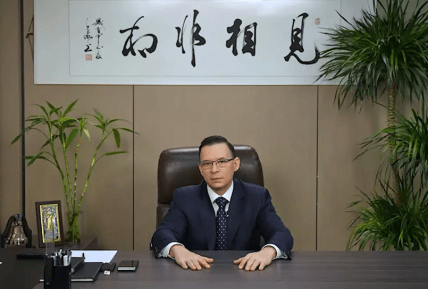 Мураев живет в Китае