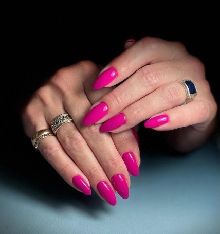 рожевий манікюр