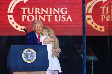 Трамп на похороні Чарлі Кірка