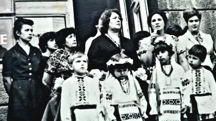 мама юрия стоянова