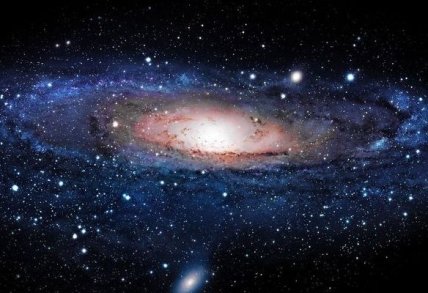 Hubble сделал снимок хаотической галактики NGC 428 с перемычкой