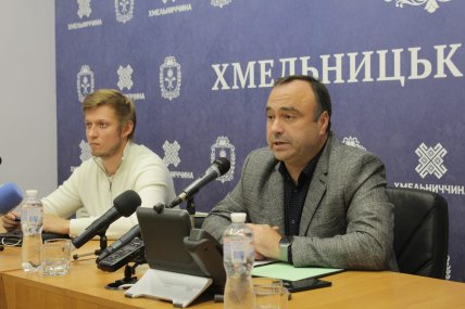 Липовенко (ліворуч). Фото  Хмельницька ОДА